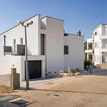 Modern, 2 Bedroom Apartment