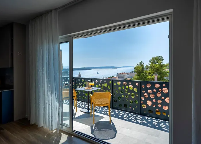 Modern, 2 Bedroom Apartment