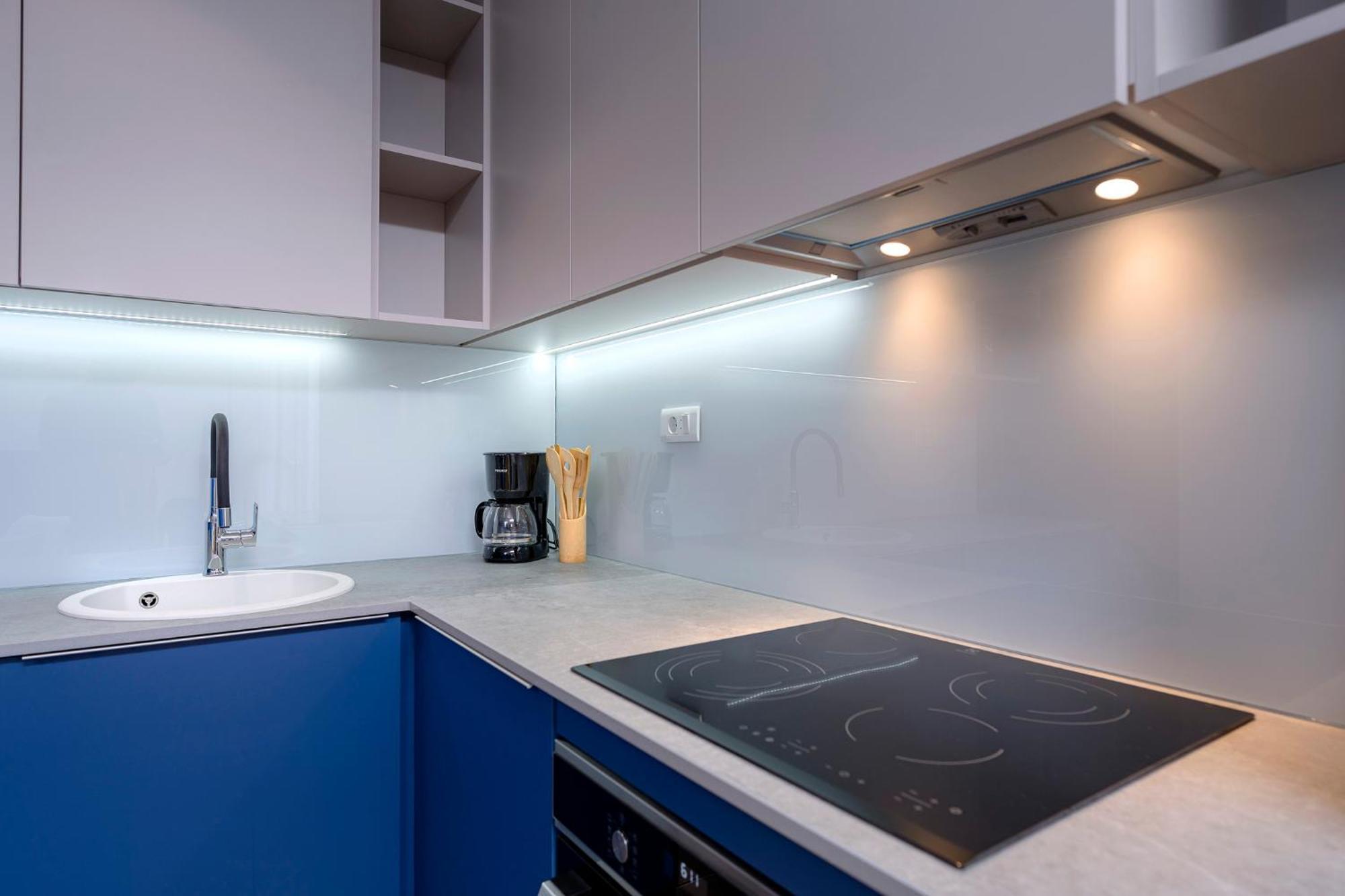 Modern, 2 Bedroom Apartment *