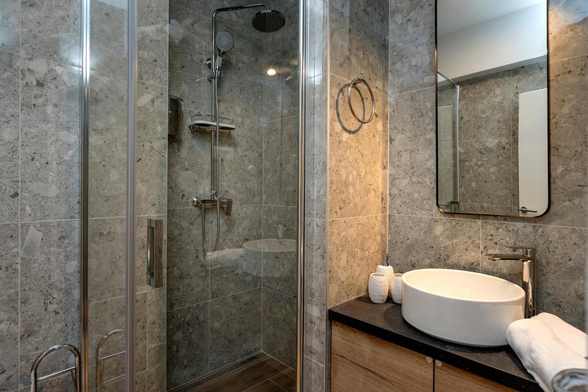 Modern, 2 Bedroom Hvar Town